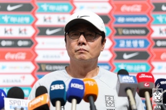 황선홍 감독 
