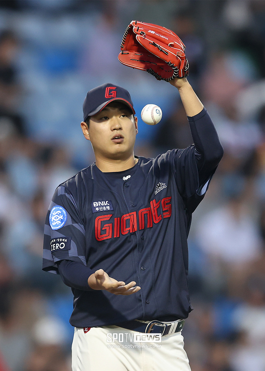 한현희의 호투와 손호영의 홈런으로 롯데, KIA에 4-0 완파하여 승리!