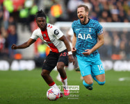 리버풀은 거절, 이번엔 맨유가…19세 특급 미드필더는 어디로