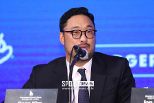 [포토S] 질문에 답하는 딘 킴 스카우트