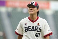'태너 데뷔승+18안타 대폭발' NC 12-5 대승…두산 또 5할 승률 붕괴[잠실 게임노트]
