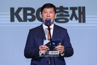 [포토S] 인사말 하는 허구연 총재