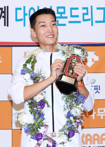 스마일 점퍼 우상혁, 2024 다이아몬드리그 파이널서 3위 차지