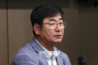 류중일 감독, 선발 투수 진 약점 고백…한국 야구 대표팀, 프리미어12서 조별리그 탈락
