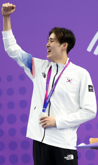 [항저우NOW] 황선우 팀 동료? 이제는 'NEW 마린보이' 불러다오…韓 수영 보물이 떴다