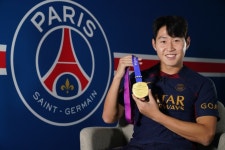 금메달 들고 PSG 돌아온 이강인 → MF 선발 출전 유력 음바페에 찔러줄 듯 