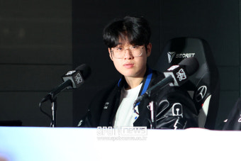 롤드컵 4회 우승 위업 달성한 페이커, 