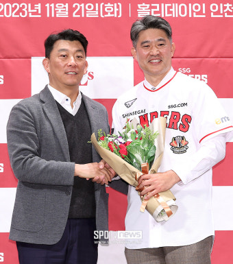 키움, 홍원기 감독과 고 단장 해임...새로운 리더십으로 후반기 대비한다