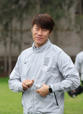 수원FC, 김은중 감독의 리더십으로 희생과 인내 강조하며 팀 방향성 제시