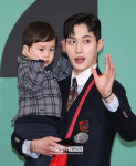 [포토S] 김준호, '사랑스러운 아들 은우와 함께'