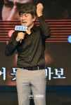 [포토]바카다로우 열창하는 다나카, 부장님 3차 노래방 포스