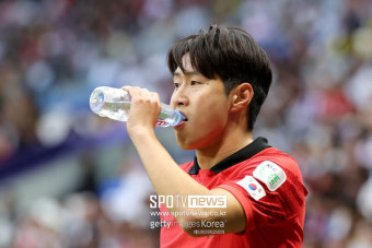 [아시안컵] 결국 이강인이 구했다! 환상 프리킥 동점 골 폭발 → 한국2-2말레이시아(후반 진행중)
