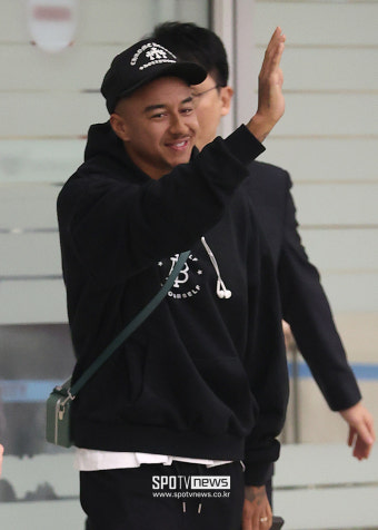[포토S] 한국 팬들에게 인사하는 린가드
