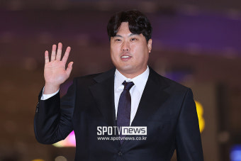 [포토S] 12년 만에 한화로 돌아온 류현진