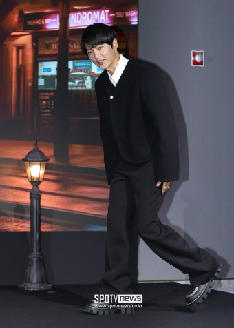 [포토S] 송중기, '로기완으로 인사드려요'