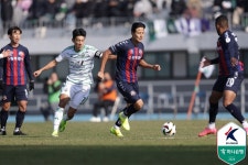 [현장 REVIEW] 국대로 가자 이승우, 메시 연상 원맨골...수원FC, 보아텡 퇴장 10명 전북과 1-1 무승부