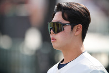 싸움닭 기질 있지만, 신인은 신인…150km 1R 유망주, 예방주사 맞았다