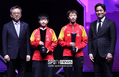 세계 1위 쑨잉샤 시대…중국, WTT 챔피언스 인천대회 남녀 단식 우승