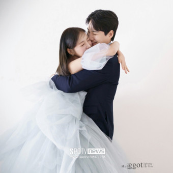 [단독]김기리문지인, 5월17일 결혼식…웨딩사진 최초 공개