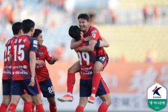'이승우 도움→김태한 극장골' 수원FC, 광주 6연패 빠트려, 김천 이중민도 강원 울리며 '1위 점프'