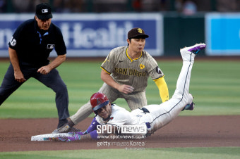 '고우석 떠난 날' 김하성은 162km 강속구에 당했다…애리조나전 무안타