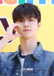 [포토S] 더보이즈 큐, 귀엽게 볼하트