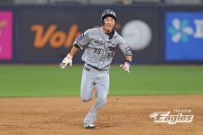 900승 -2 김경문 매직 또 통했다…달라진 한화 7위 점프, 황영묵 4안타 폭발 [수원 게임노트]