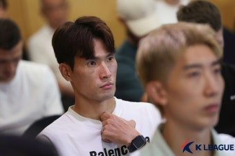 [오피셜] 전북, '국가대표 출신' 한국영 영입...김두현호 1호 영입 확정