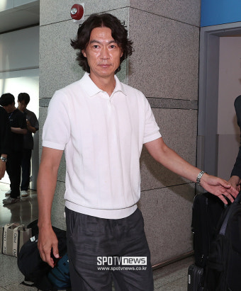 [포토S] 유럽 출장 나서는 홍명보 감독