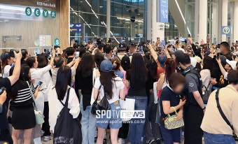 [포토S] 변우석 등장에 인천공항 마비
