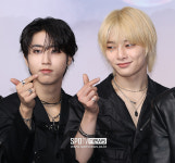 [포토S] 한-아이엔, 어머님표 하트 아니고요