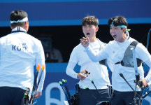 한국 양궁은 최강입니다! 남자 양궁 단체전 결승서 '개최국' 프랑스 5-1로 제압...금메달 획득 '쾌거!' [올림픽 NOW]