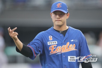 'KKKKKKKK 문동주+채은성 멀티홈런' 한화, 삼성전 위닝시리즈…김경문 감독 