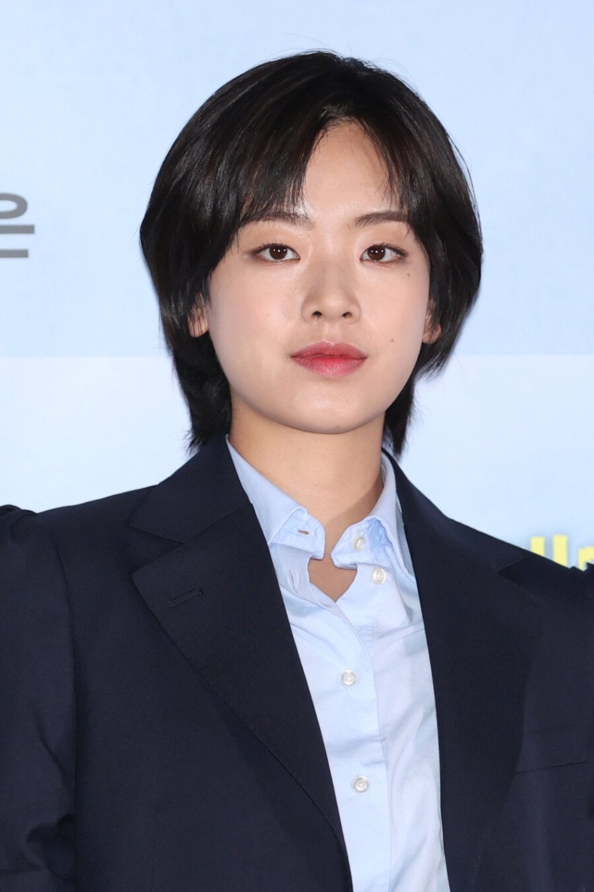 박나래, 조모상 당한 후 조용한 장례 결정, 공개 빈소 없이 목포서 슬픔 속 발인待