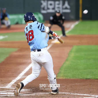 [포토S] 이호준, 역전 2타점 적시타!