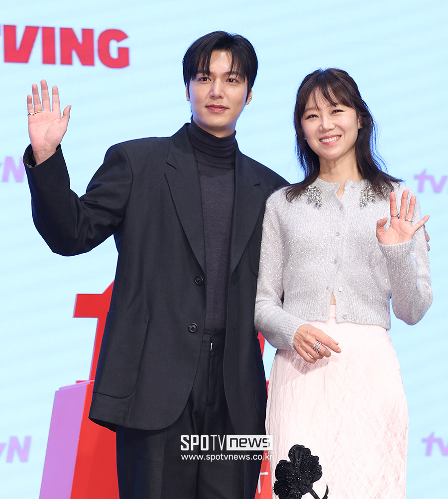 이민호X공효진, 별들에게 물어봐에서 서로에게 깜짝 이벤트 연속! 관계 동심으로 깊어지며 팬들 감동