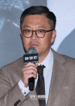 [포토S] 인사말 하는 우민호 감독