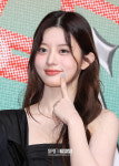 [포토S] 아일릿 민주, 귀엽게 볼 콕~