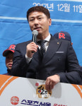 '악바리' 박정태 전격 현장 복귀…SSG 2군 감독 새 출발 