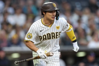 '어깨 부상' 김하성, 개막전 못 뛴다→FA 대박 멀어지나…
