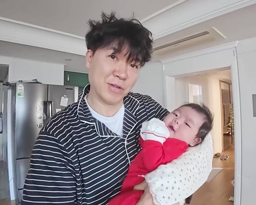 박수홍의 딸 재이, 생후 4개월에 초고속 뒤집기 성공! 슈퍼맨이 돌아왔다 최고 신기록 경신