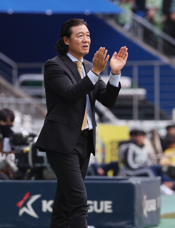 광주의 아사니와 대전의 구텍, 멀티 골로 빛나는 열정의 경기

- News Title: 광주의 아사니와 대전의 구텍, 멀티 골로 빛나는 열정의 경기