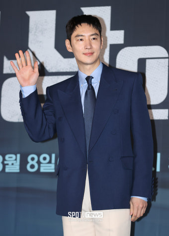 [포토S] 이제훈, 전설의 협상가