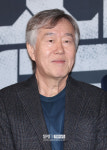 [포토S] 포즈 취하는 안판석 감독