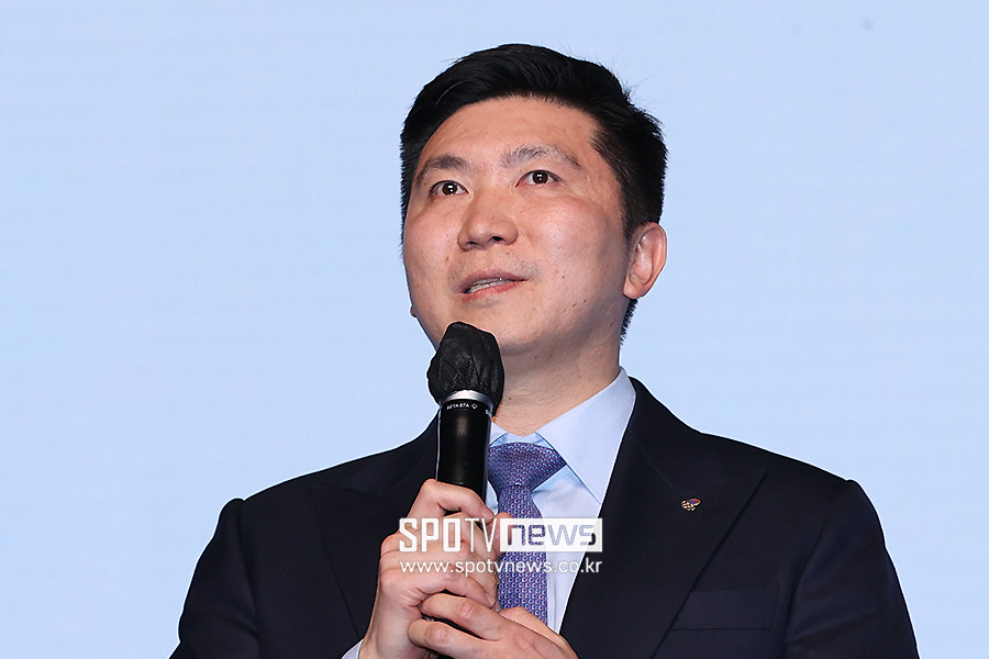 유승민 대한체육회 회장, 탁구 신동에서의 철학과 도전 과정을 솔직히 공유한 원 모어: 모든 반전에는 이유가 있다 출간