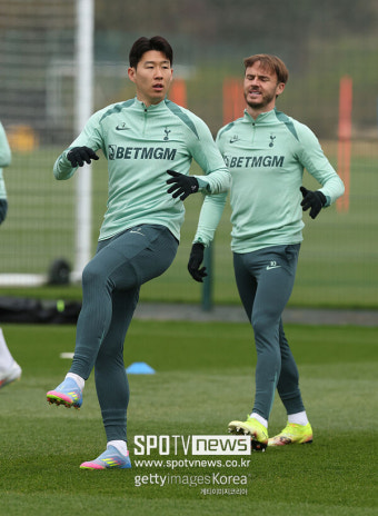 토트넘, UEFA 유로파리그 4강 첫전 승리로 결승행 좌절 딛고 전진