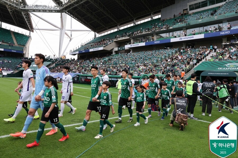전북 현대, FC 안양에 2-0 완승…K리그1 리그 연속 10경기 무패 질주