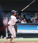 [포토S] 유신고 전재민, 적시타 빠던