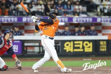 한화가 다시 2위로 올라섰다…대전예수 8이닝 11K 역투에 팀타율 1위 롯데 침몰 아깝다 완투승 [대전 게임노트]
