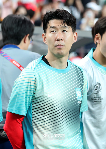[포토S] 벤치에서 시작하는 손흥민